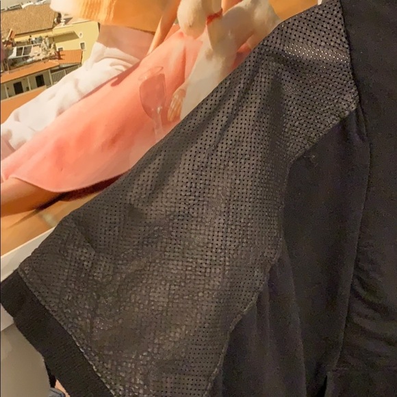 Poleci Black leather top - Picture 6 of 11